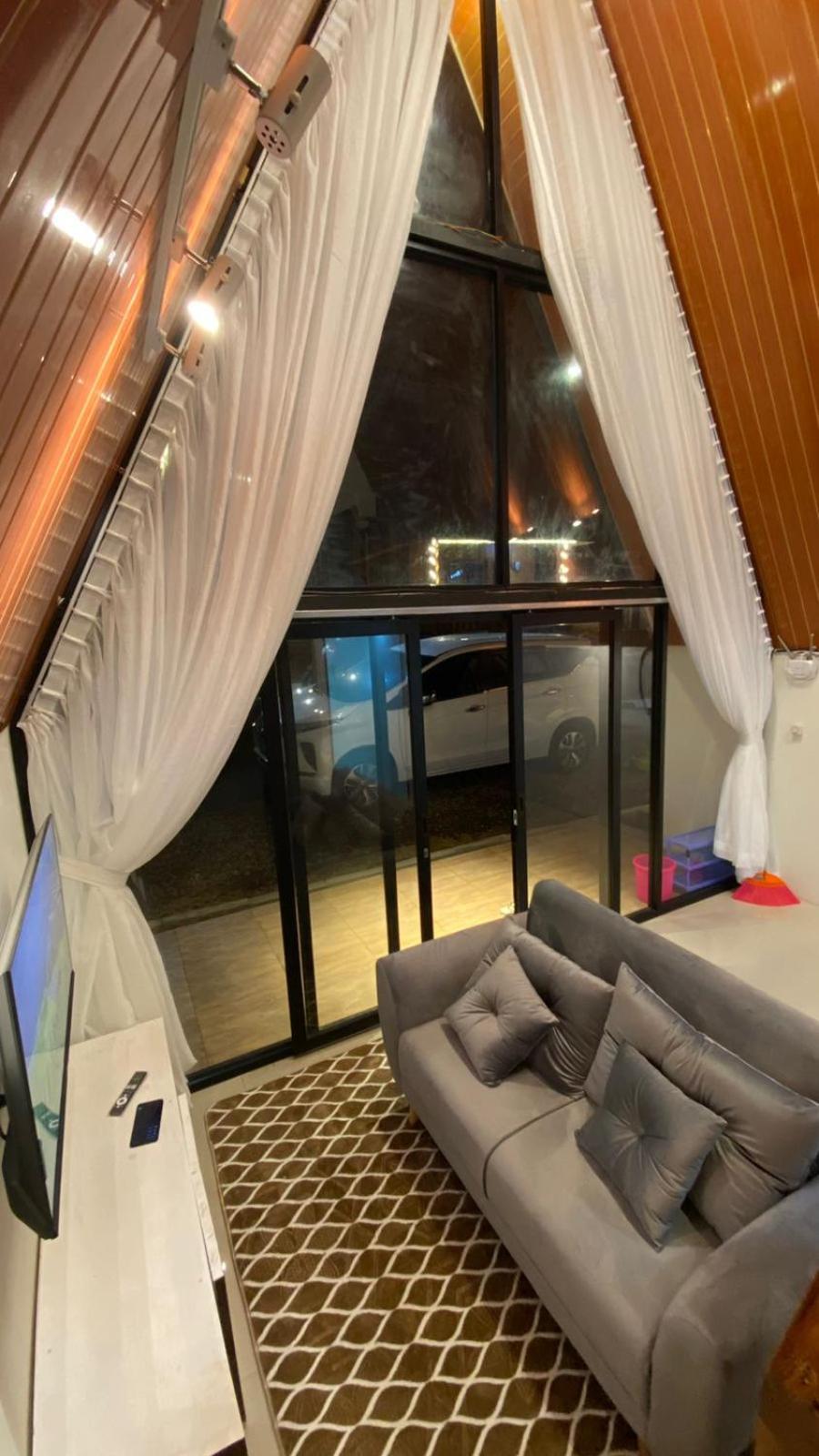 Agriya Lubis Cabin Diyeng Quarto foto